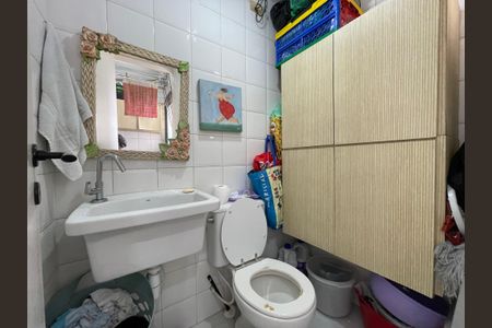 Apartamento à venda com 75m², 3 quartos e 2 vagas Apartamento à venda com 75m², 3 quartos e 2 vagasBanheiro 2