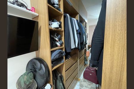 Apartamento à venda com 75m², 3 quartos e 2 vagas Apartamento à venda com 75m², 3 quartos e 2 vagasSuíte