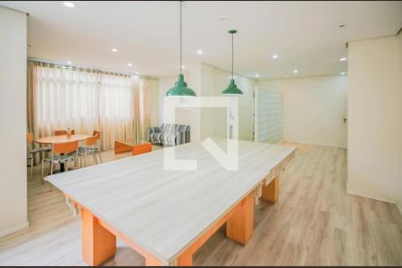 Apartamento à venda com 75m², 3 quartos e 2 vagas Apartamento à venda com 75m², 3 quartos e 2 vagasSalão de jogos