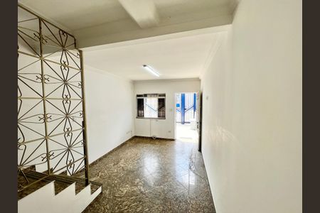 Casa para alugar com 120m², 3 quartos e 2 vagasSala