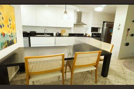 Apartamento à venda com 114m², 3 quartos e 2 vagasCozinha 