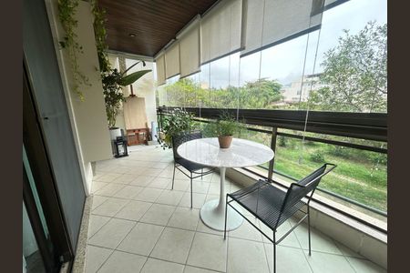 Apartamento à venda com 114m², 3 quartos e 2 vagasVaranda 