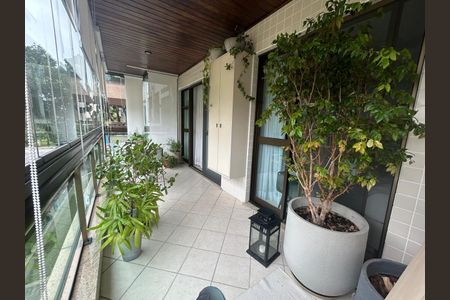 Apartamento à venda com 114m², 3 quartos e 2 vagasVaranda 