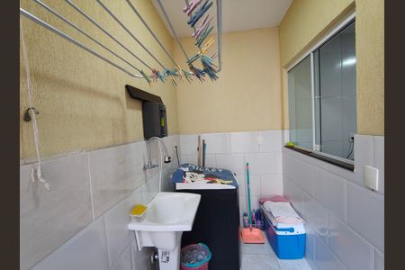 Casa de condomínio à venda com 160m², 3 quartos e 1 vaga