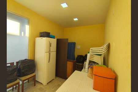 Casa de condomínio à venda com 160m², 3 quartos e 1 vaga