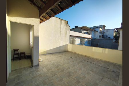 Casa de condomínio à venda com 160m², 3 quartos e 1 vaga