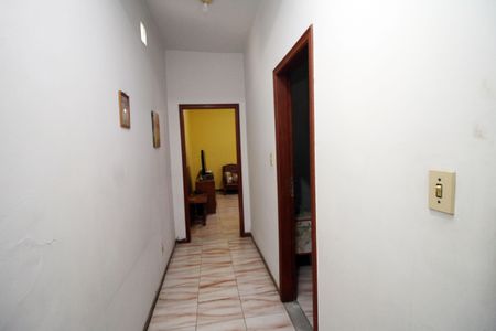Corredor de casa para alugar com 2 quartos, 90m² em Parada de Lucas, Rio de Janeiro