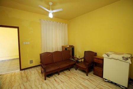 Sala de casa para alugar com 2 quartos, 90m² em Parada de Lucas, Rio de Janeiro
