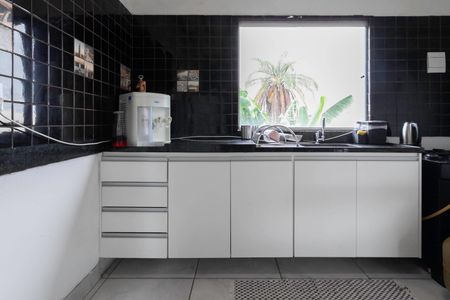 Casa à venda com 430m², 5 quartos e 2 vagas Casa à venda com 430m², 5 quartos e 2 vagasCasa 2 - Cozinha