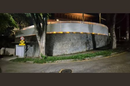 Casa à venda com 350m², 5 quartos e 3 vagasFoto 05