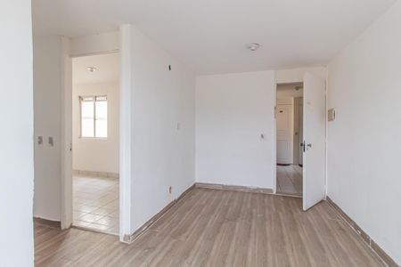 Sala de apartamento para alugar com 2 quartos, 56m² em Jardim Danfer, São Paulo