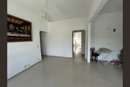 Sala de casa para alugar com 4 quartos, 208m² em Praça Seca, Rio de Janeiro