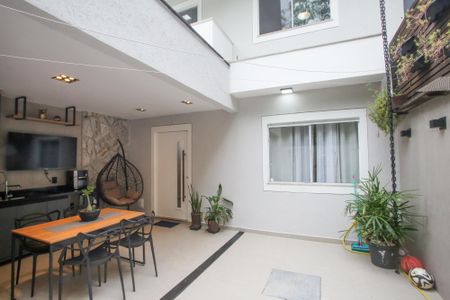 Casa à venda com 117m², 3 quartos e 2 vagasFrente da Casa