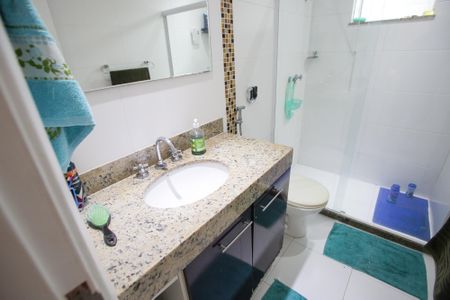 Casa à venda com 117m², 3 quartos e 2 vagasBanheiro Social