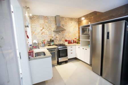 Casa à venda com 117m², 3 quartos e 2 vagasCozinha