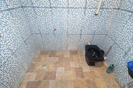 Casa para alugar com 350m², 2 quartos e 1 vaga Casa para alugar com 350m², 2 quartos e 1 vagaBanheiro Social