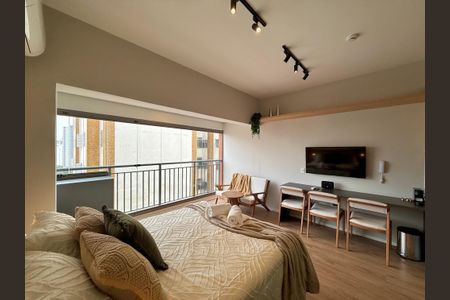 Quarto de kitnet/studio para alugar com 0 quarto, 30m² em Santo Amaro, São Paulo