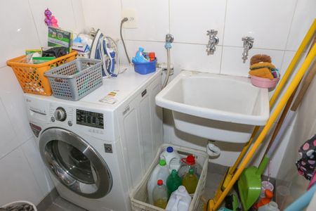 Casa à venda com 134m², 3 quartos e 2 vagas Casa à venda com 134m², 3 quartos e 2 vagasChurrasqueira e Quintal