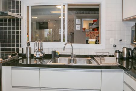 Casa à venda com 134m², 3 quartos e 2 vagas Casa à venda com 134m², 3 quartos e 2 vagasCozinha