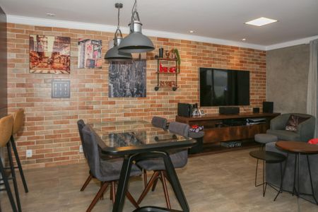 Casa à venda com 134m², 3 quartos e 2 vagas Casa à venda com 134m², 3 quartos e 2 vagasSala