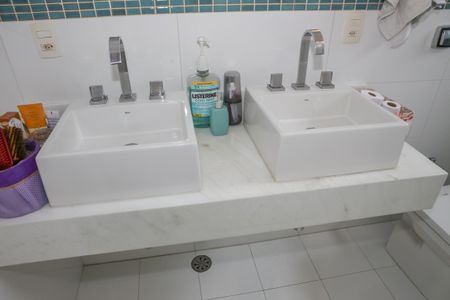 Casa à venda com 134m², 3 quartos e 2 vagas Casa à venda com 134m², 3 quartos e 2 vagasBanheiro da Suíte 1