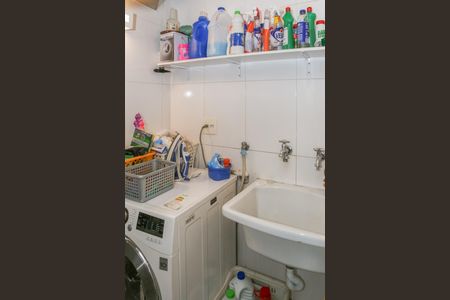 Casa à venda com 134m², 3 quartos e 2 vagas Casa à venda com 134m², 3 quartos e 2 vagasChurrasqueira e Quintal