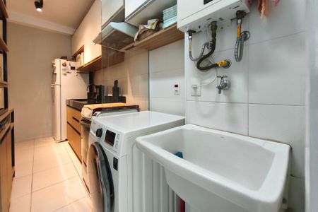 Apartamento à venda com 65m², 2 quartos e 1 vagaÁrea de Serviço
