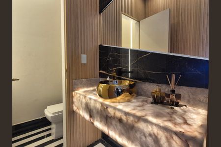 Casa de condomínio à venda com 400m², 4 quartos e 2 vagasLavabo 