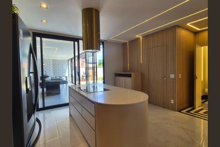 Casa de condomínio à venda com 400m², 4 quartos e 2 vagasCozinha 