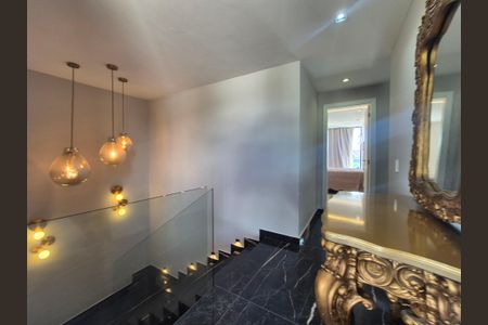 Casa de condomínio à venda com 400m², 4 quartos e 2 vagasHall