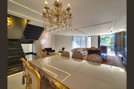 Casa de condomínio à venda com 400m², 4 quartos e 2 vagasSala 