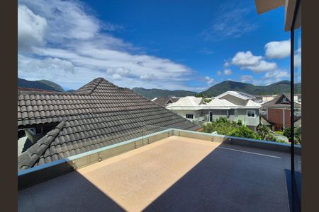 Casa de condomínio à venda com 400m², 4 quartos e 2 vagasVaranda 