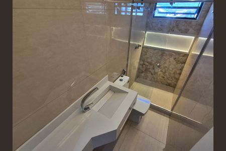 Casa de condomínio à venda com 400m², 4 quartos e 2 vagasBanheiro 