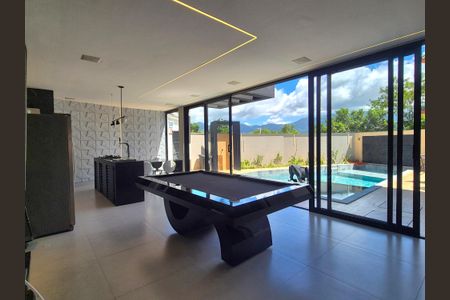 Casa de condomínio à venda com 400m², 4 quartos e 2 vagasVaranda gourmet 