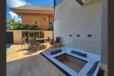 Casa de condomínio à venda com 400m², 4 quartos e 2 vagasÁrea externa 