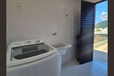 Casa de condomínio à venda com 400m², 4 quartos e 2 vagasÁrea de Serviço 