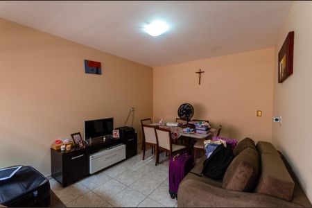 Casa à venda com 180m², 5 quartos e 2 vagasSala