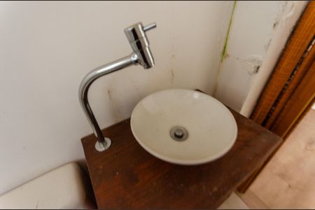 Casa à venda com 180m², 5 quartos e 2 vagasBanheiro 3