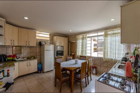 Casa à venda com 180m², 5 quartos e 2 vagasCozinha