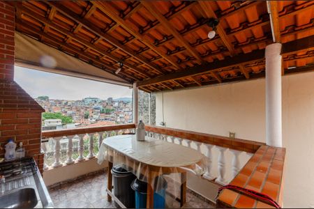 Casa à venda com 180m², 5 quartos e 2 vagasChurrasqueira