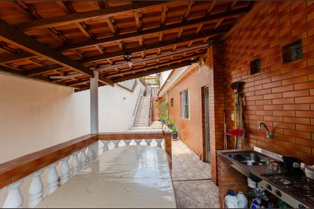 Casa à venda com 180m², 5 quartos e 2 vagasChurrasqueira