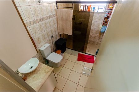 Casa à venda com 180m², 5 quartos e 2 vagasBanheiro 1