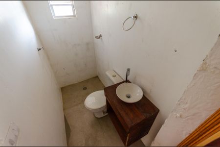 Casa à venda com 180m², 5 quartos e 2 vagasBanheiro 3