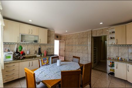 Casa à venda com 180m², 5 quartos e 2 vagasCozinha