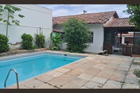 Casa à venda com 3 quartos, 146m² em Itaipu, Niterói