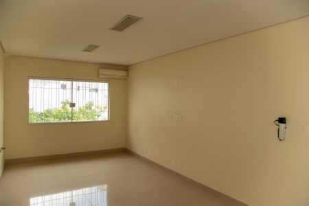 Casa à venda com 260m², 6 quartos e 4 vagasQuarto 4