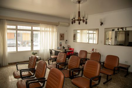 Casa à venda com 260m², 6 quartos e 4 vagasSala