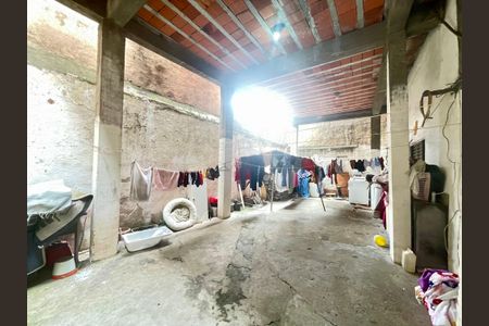 Casa à venda com 200m², 5 quartos e 2 vagasQuintal