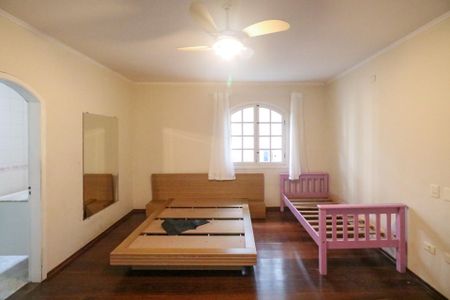 Casa à venda com 350m², 4 quartos e 2 vagasSuíte 2