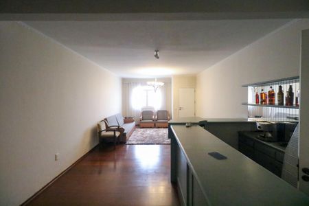 Casa à venda com 350m², 4 quartos e 2 vagasSala